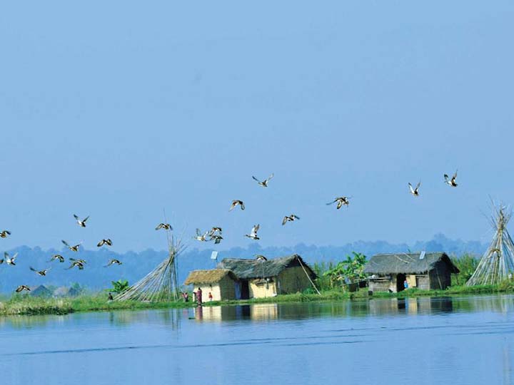 Oktak Lake and Sendra Island